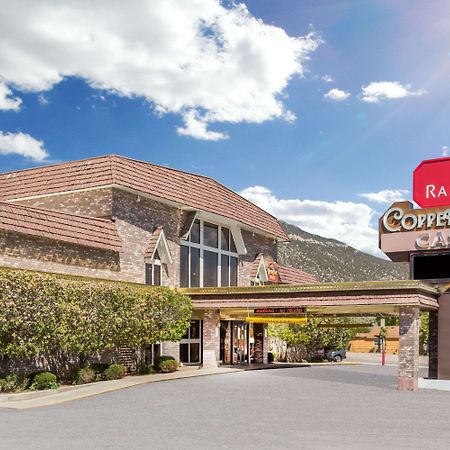 Ramada By Wyndham Ely Hotel Exterior foto