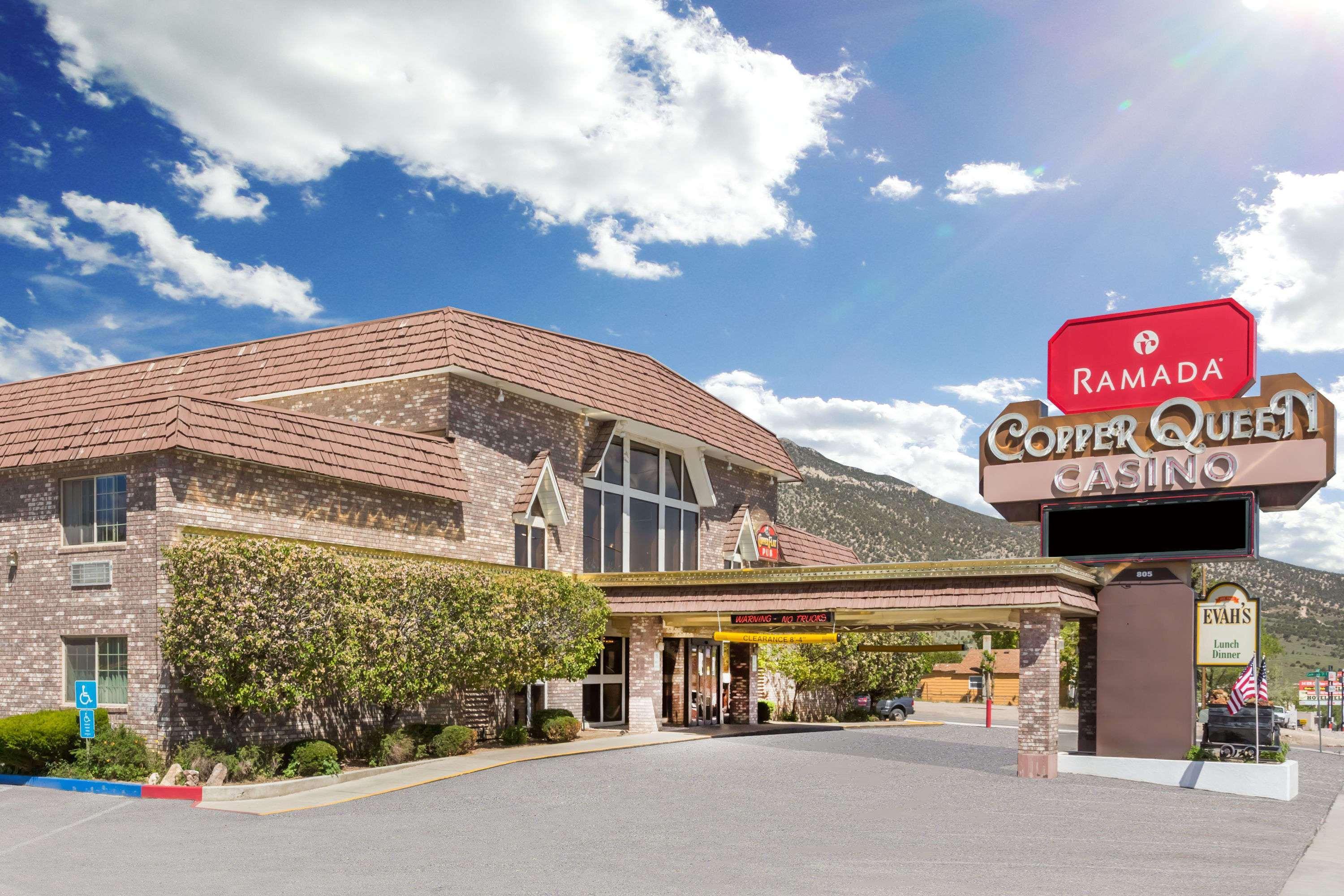 Ramada By Wyndham Ely Hotel Exterior foto